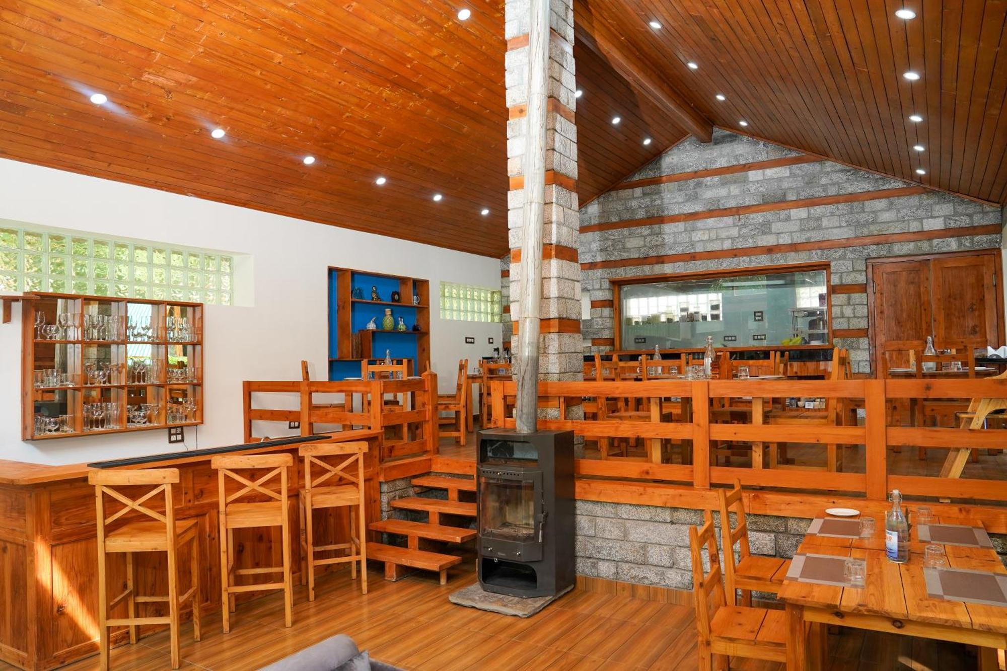 Hotel Zone Connect By The Park, Manali Exteriér fotografie